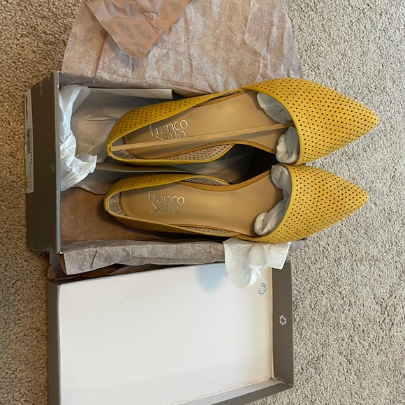 Brand new women’s Franco Sarto pointed toe flats. Size 9. Color - Yellow - Picture 2 of 5
